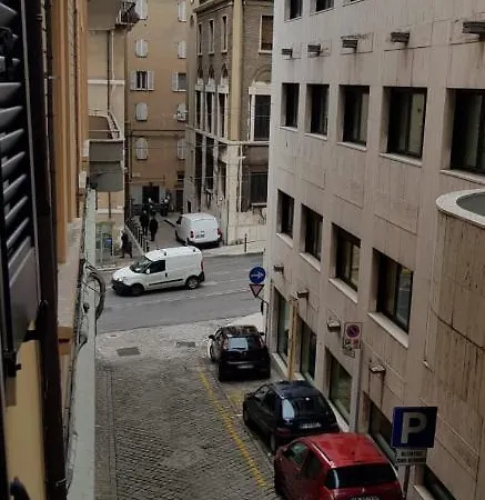 Alojamento de Acomodação e Pequeno-almoço Superfast Ancona