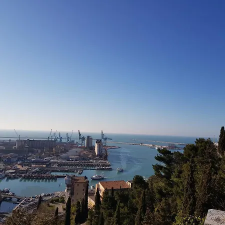 Superfast Bed & Breakfast 3*