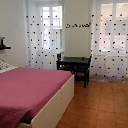 Superfast Bed & Breakfast 3*